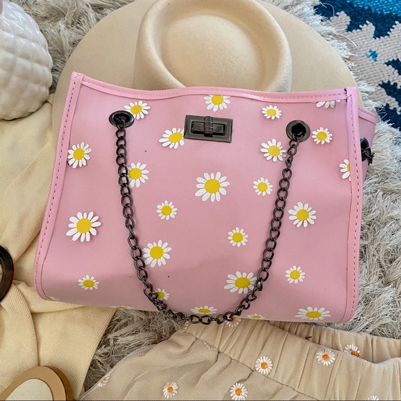 NEW Daisy Purse - Picture 3 of 12